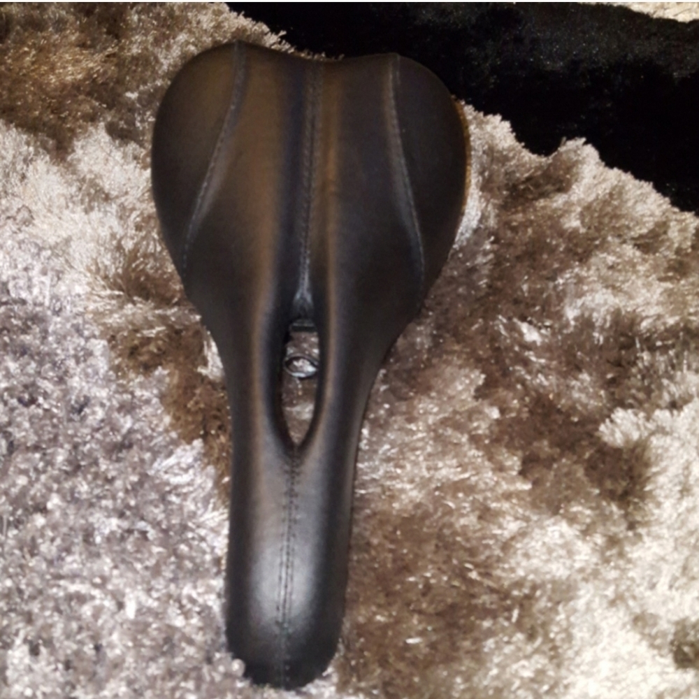 ❤Pro Form Bike Saddle/Seat w/FREE Seat Cover❤